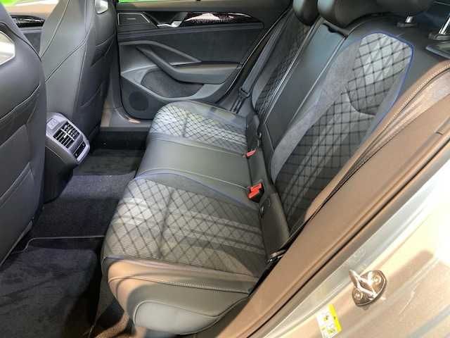 Volkswagen Passat DSG R-Line eHybrid