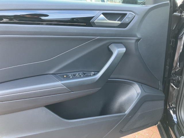 Volkswagen T-Roc 1.5 TSI DSG R-Line