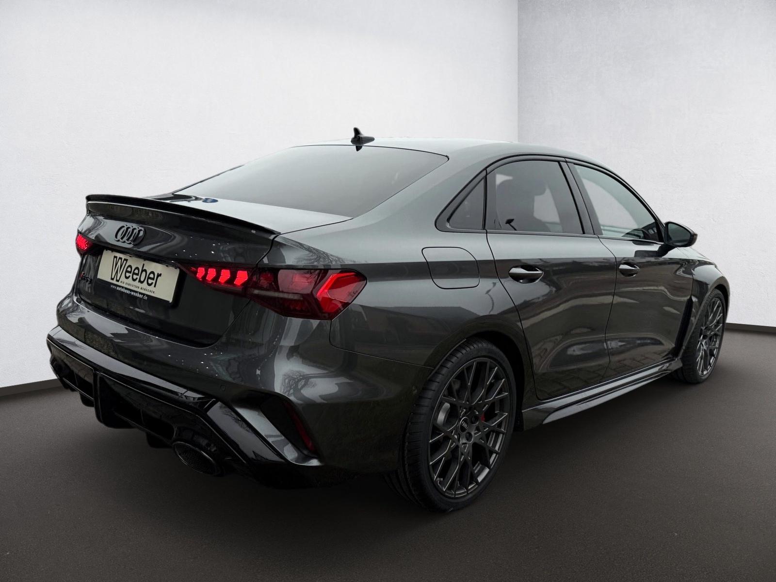 Audi RS3 Quattro S-Tronic Sedan