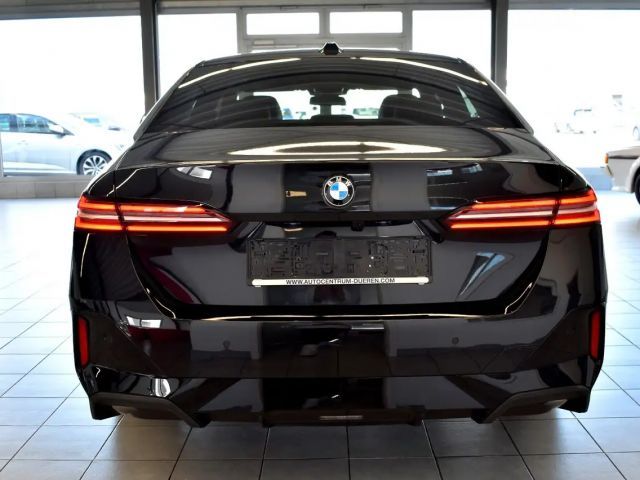 BMW 520 520d M-Sport Sedan