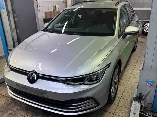 Volkswagen Golf 1.0 TSI Variant