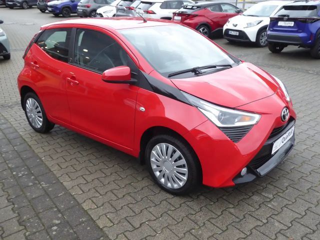 Toyota Aygo Hatchback Play Team D X-play