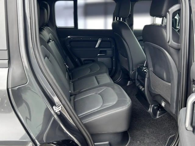 Land Rover Defender 110 D250 Dynamic SE