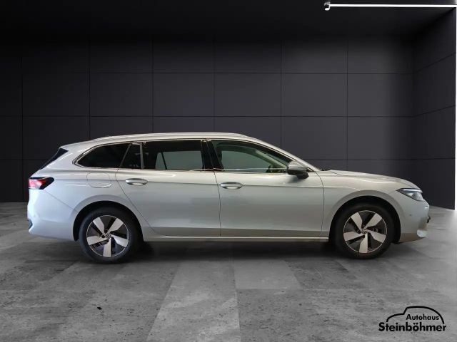 Volkswagen Passat 1.5 eTSI Business DSG