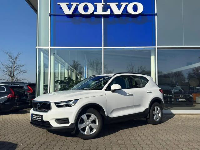 Volvo XC40 Core Momentum