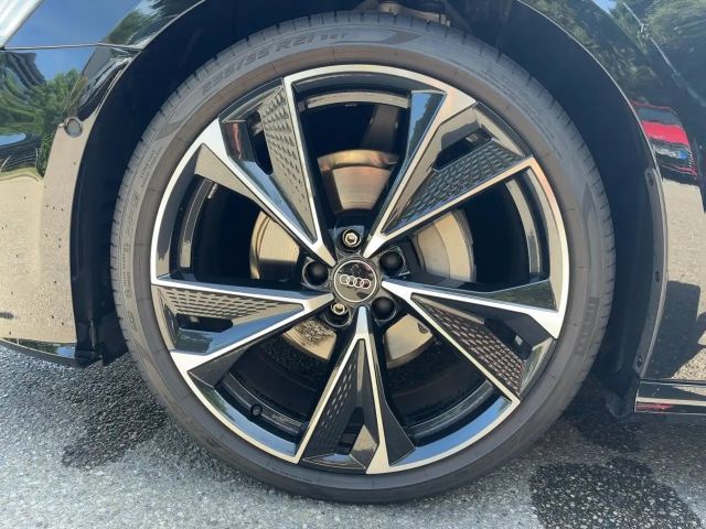 Audi A6 Avant Quattro S-Tronic