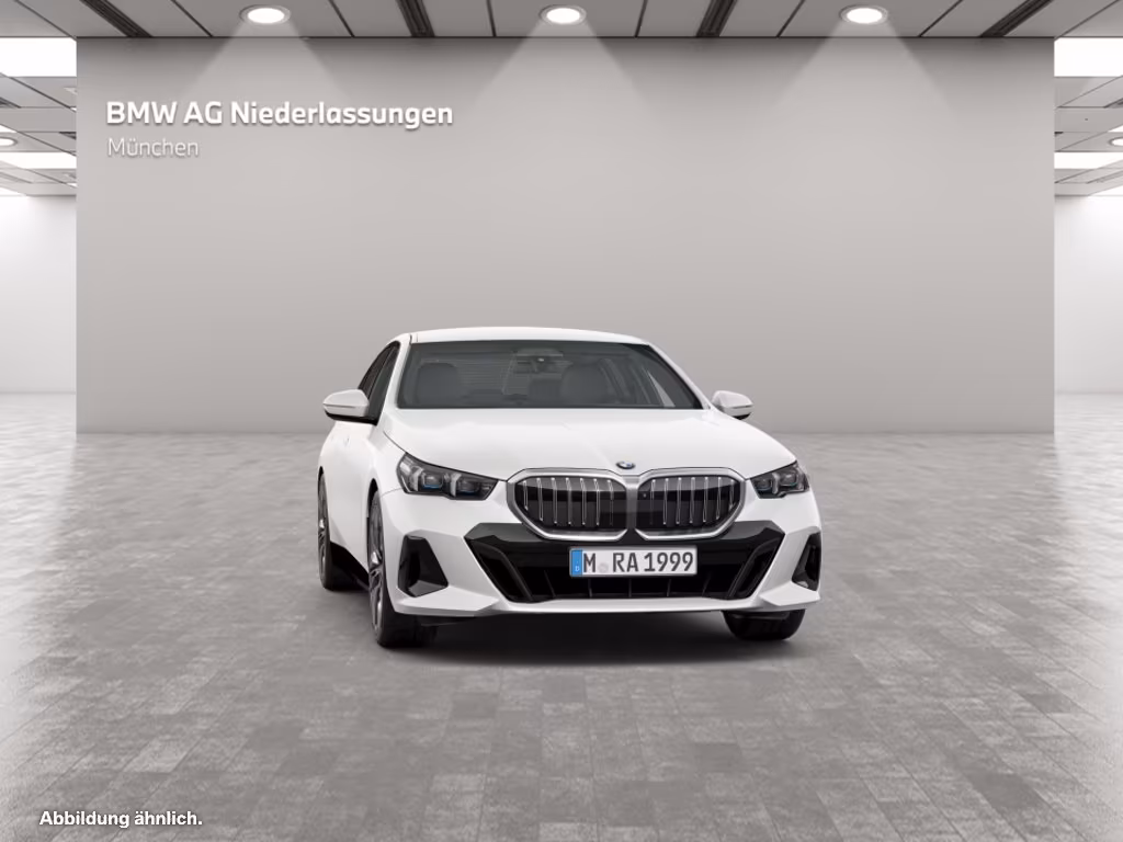 BMW 520 520d M-Sport Sedan