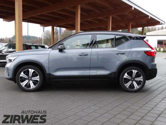 Volvo XC40 AWD Plus Recharge Twin Engine