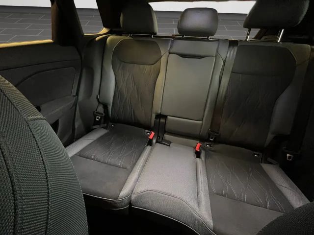 Audi Q3 SUV TFSI quatt. s.tro. MMI Pro/Pano/Digital M