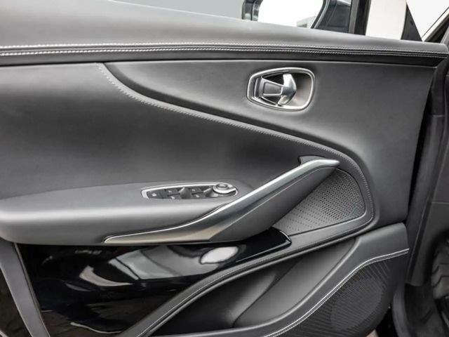 Aston Martin DBX Jet Black Onyx Black