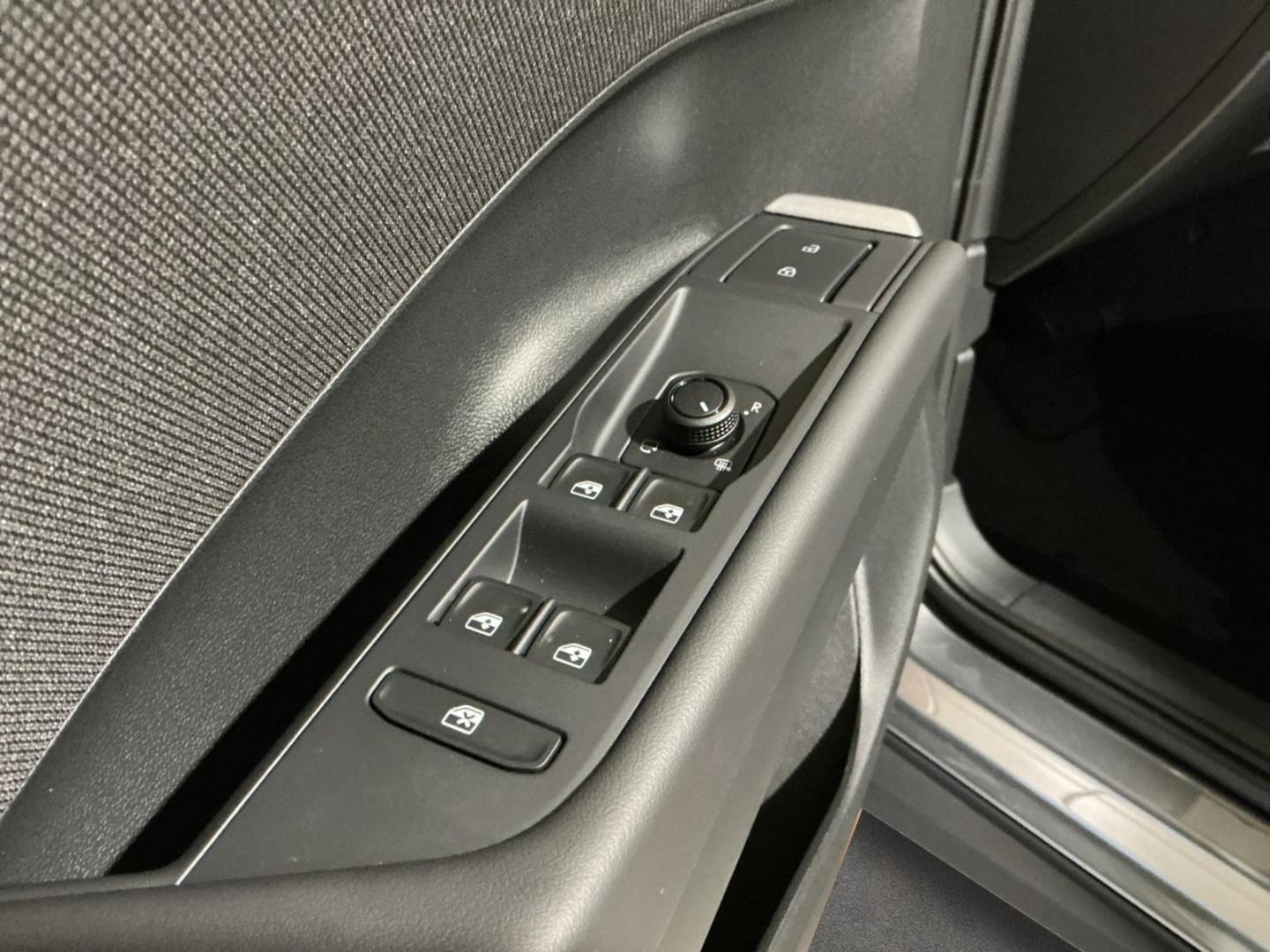 Volkswagen T-Roc 1.5 eTSI DSG Life Plus