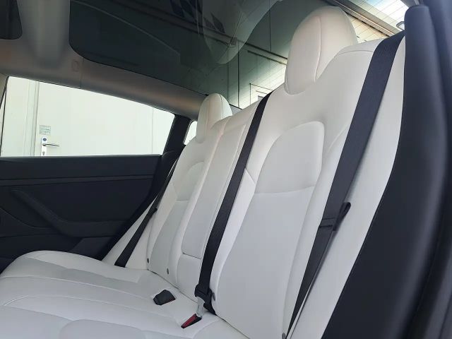 Tesla Model 3 AWD Long Range