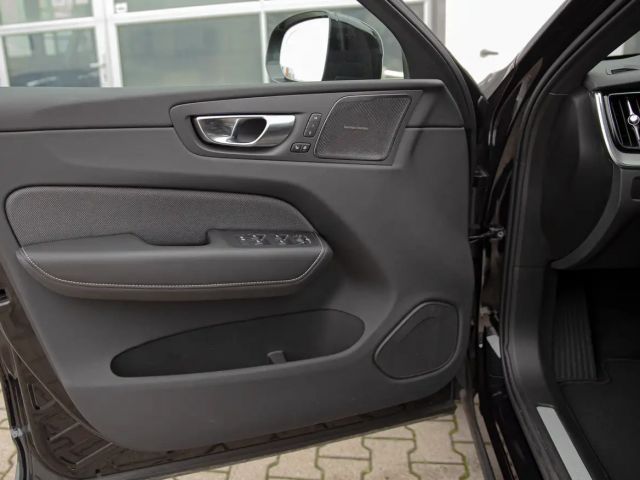 Volvo XC60 AWD Dark Plus