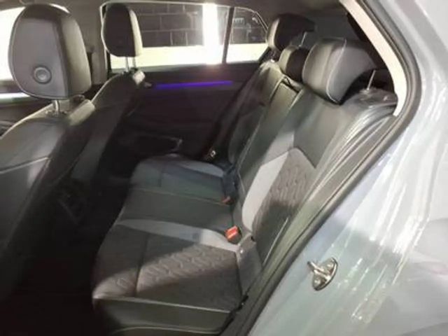 Volkswagen Golf 2.0 TDI DSG Golf VIII