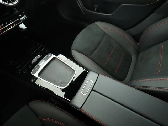 Mercedes-Benz CLA 200 AMG Line Coupé