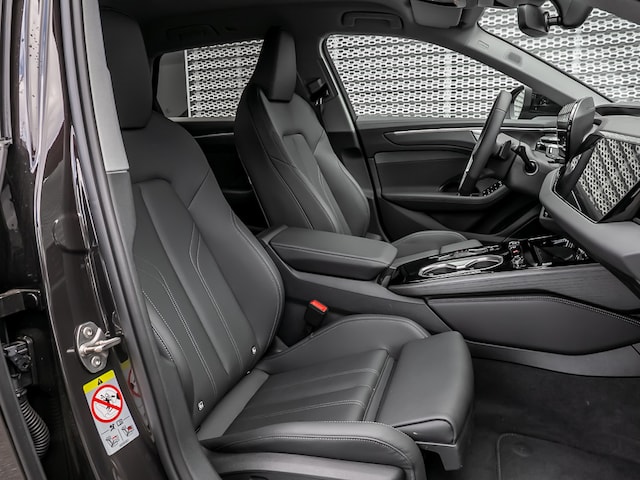 Audi A6 Avant Quattro S-Tronic