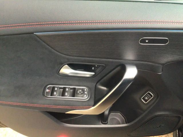 Mercedes-Benz CLA 200 AMG Line Shooting Brake