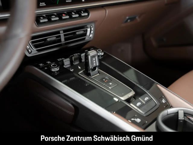 Porsche 992 4 Coupé GTS Targa