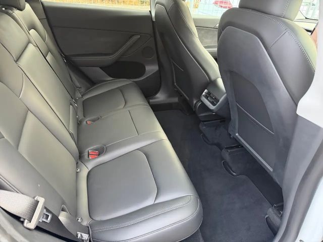 Tesla Model Y Dual Motor RWD