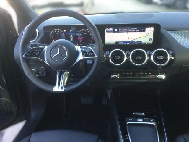 Mercedes-Benz B 180 Progressive