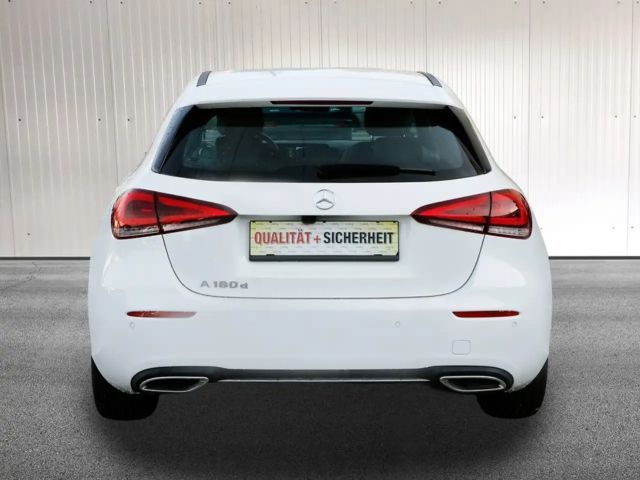 Mercedes-Benz A 180 A 180 d