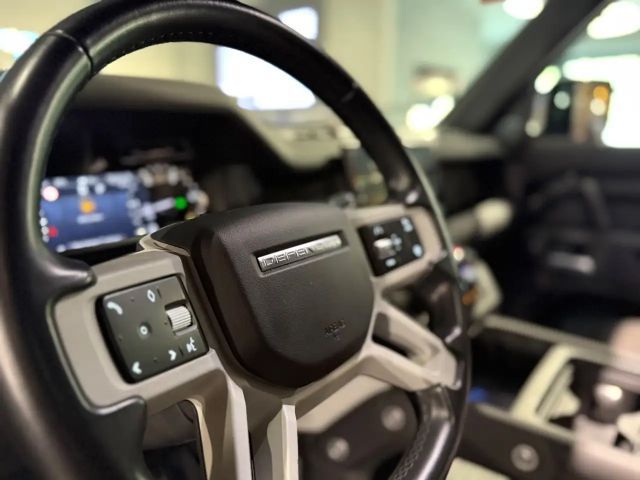 Land Rover Defender 110 Black Pack