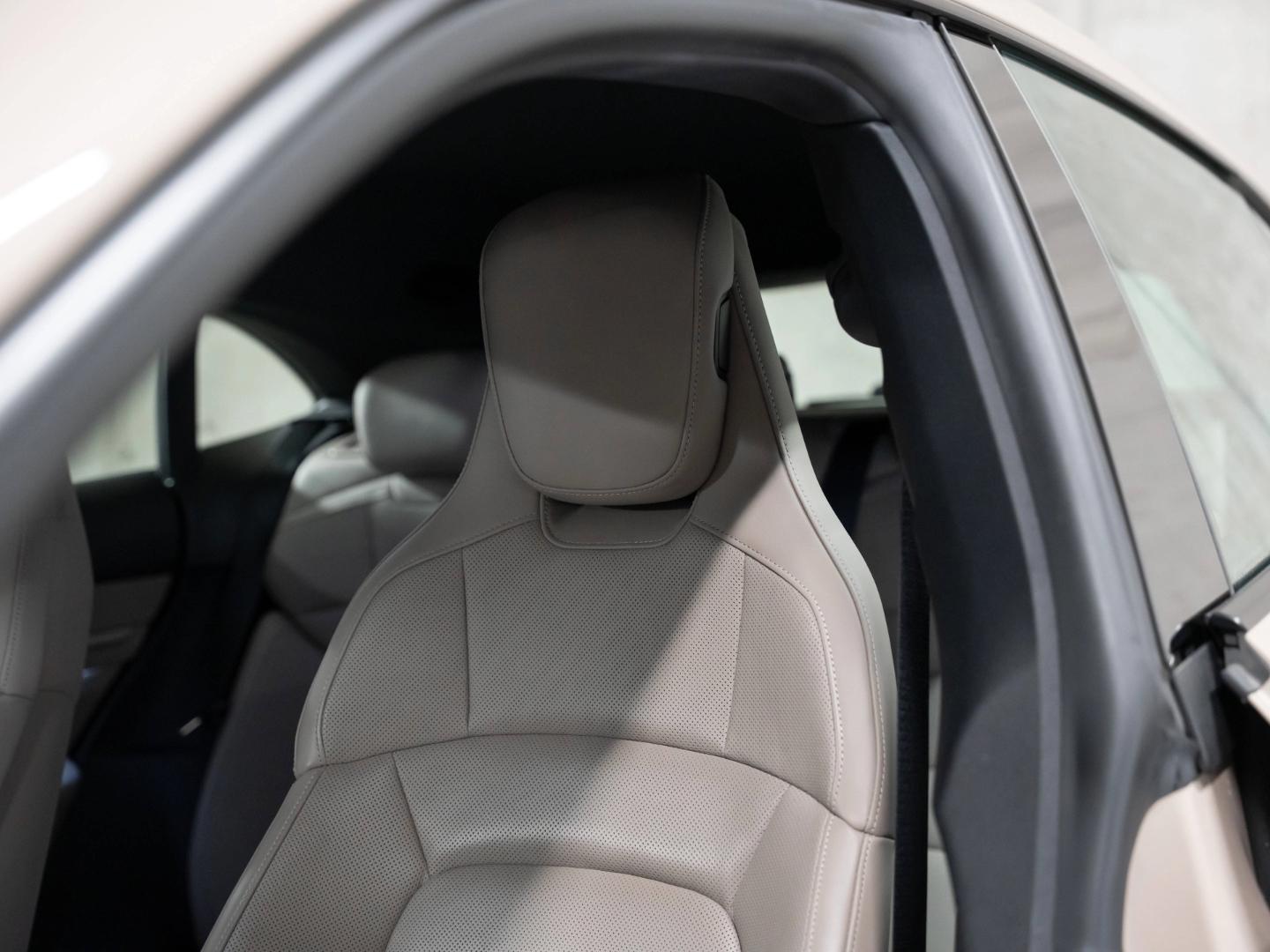 Porsche Taycan 4 Cross Turismo