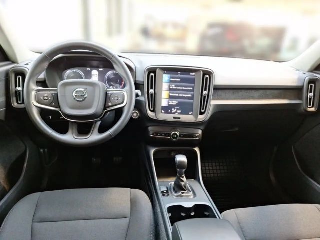 Volvo XC40 Core Momentum