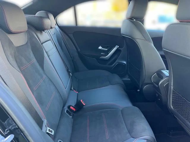 Mercedes-Benz A 200 AMG Line