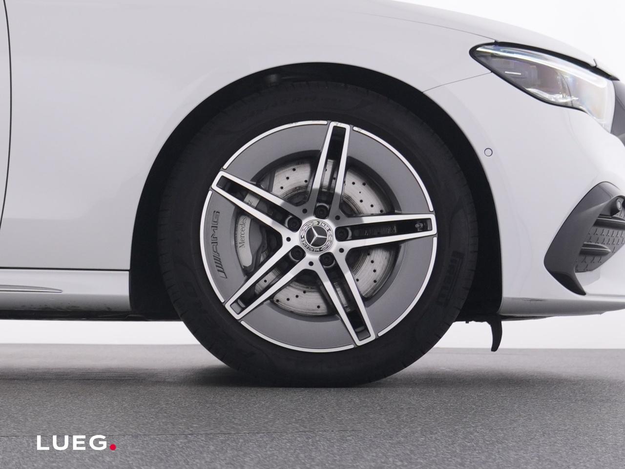 Mercedes-Benz E 200 AMG Line Sedan