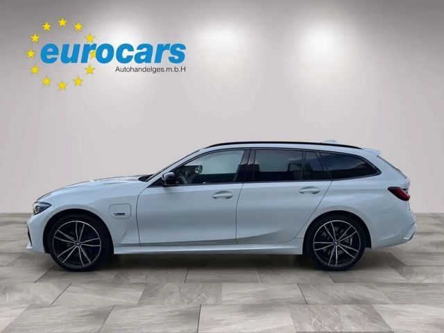 BMW 320 320e M-Sport Touring xDrive