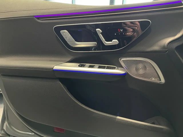 Mercedes-Benz EQE 300 Sedan