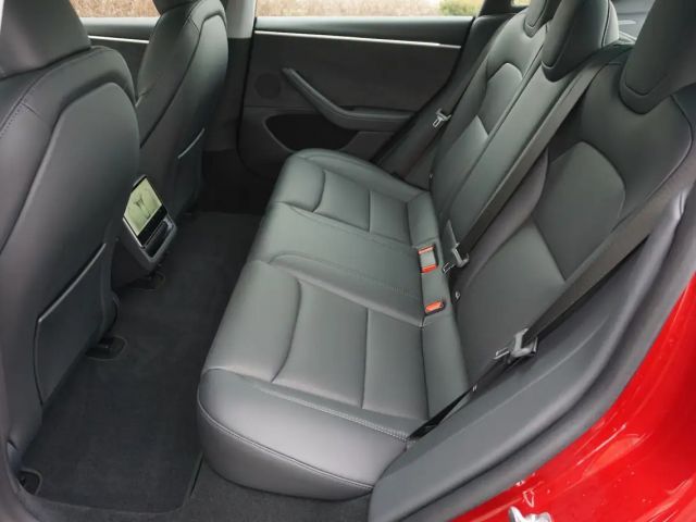 Tesla Model 3 AWD Long Range