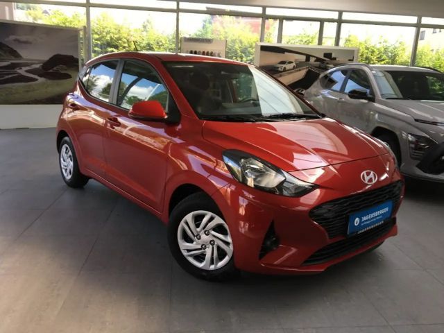 Hyundai i10 1,0 i Line Plus *Neuwertig*