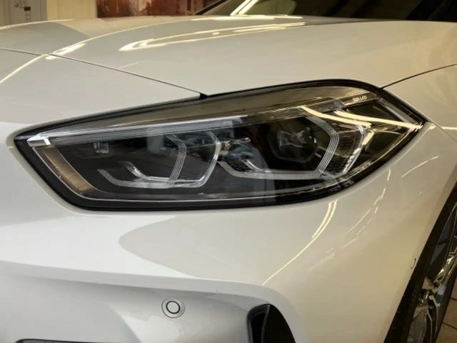 BMW 118 118d 5-deurs Sedan