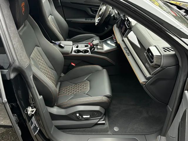 Lamborghini Urus SE *Akrapovic*Carbon-Paket*23"*B&O*Pano*