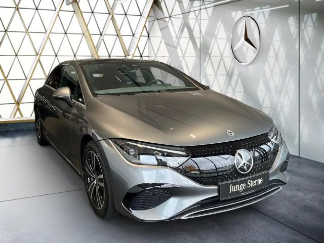 Mercedes-Benz EQE 300 Sedan