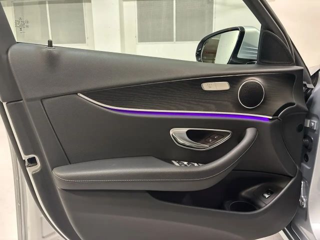 Mercedes-Benz E 220 E 220 d Sedan