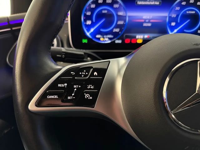 Mercedes-Benz EQE 300 Sedan