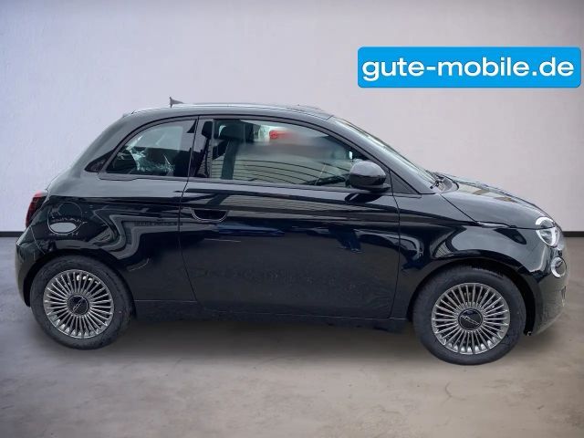 Fiat 500e Action