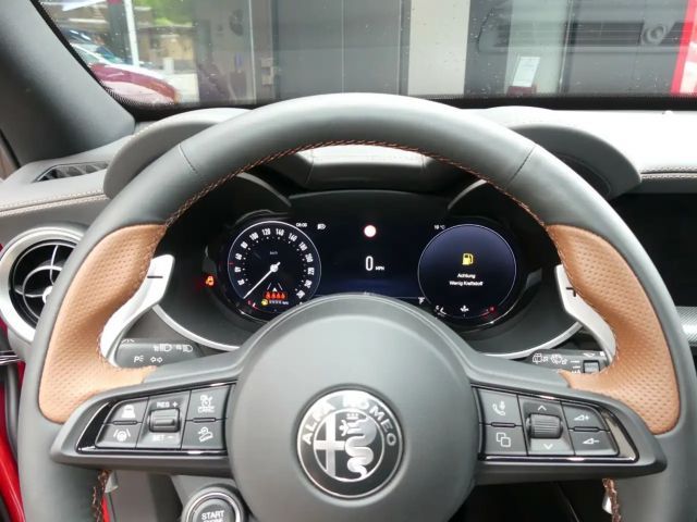 Alfa Romeo Stelvio AT8 Q4 Turbo