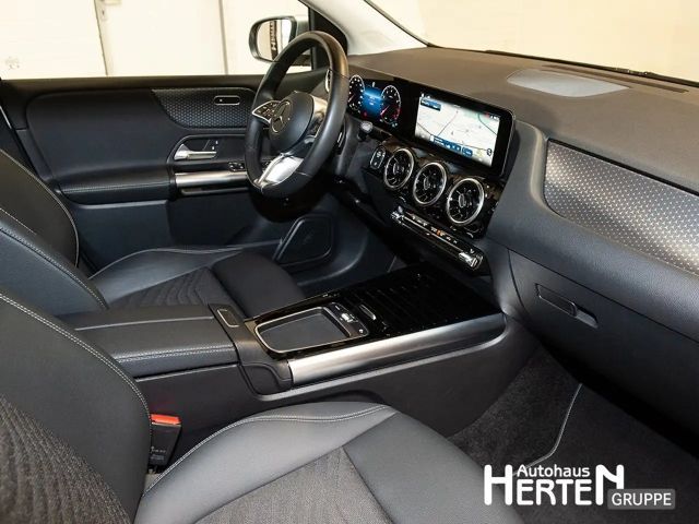 Mercedes-Benz B 250 4MATIC Progressive Sedan