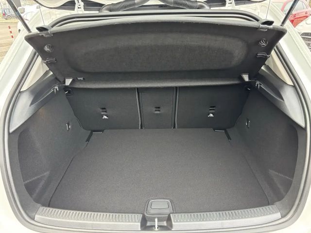 Mercedes-Benz A 180 A 180 PROGR+MBUX+MULTIBEAM+KAMERA+ASSIST+SHZ+DAB