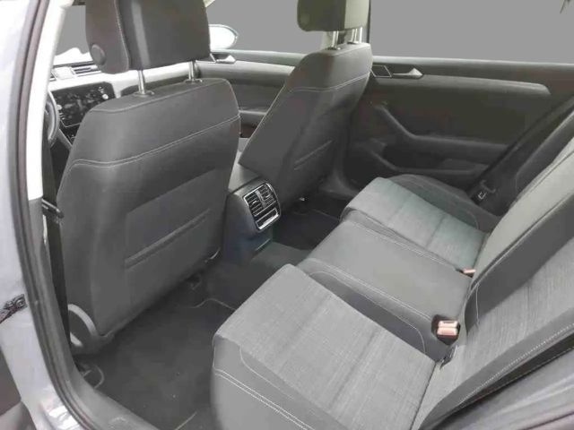 Volkswagen Passat 1.5 TSI Business Variant