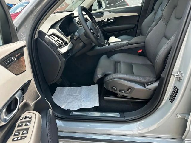 Volvo XC90 AWD Plus T8