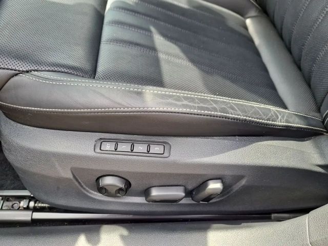 Skoda Superb 2.0 TSI Combi Style Style