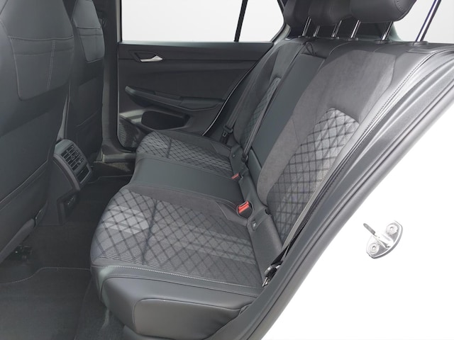 Volkswagen Golf 1.5 eTSI DSG R-Line