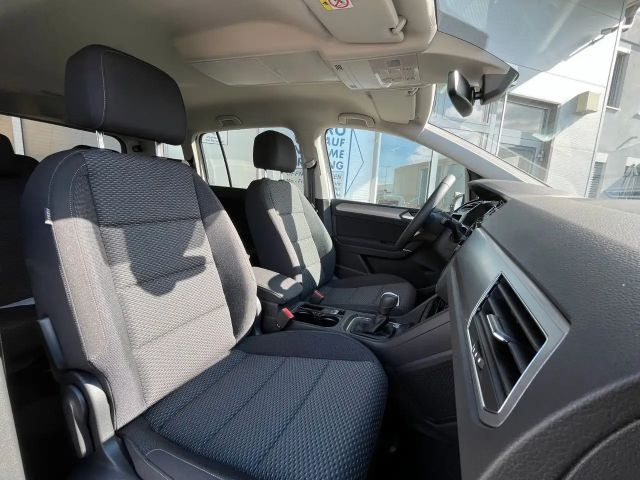 Volkswagen Touran 1.5 TSI DSG R-Line