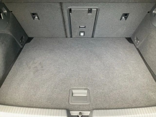 Volkswagen Golf 2.0 TSI Golf VIII