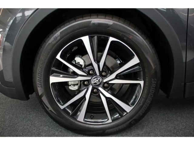 Toyota C-HR Hybride Team D